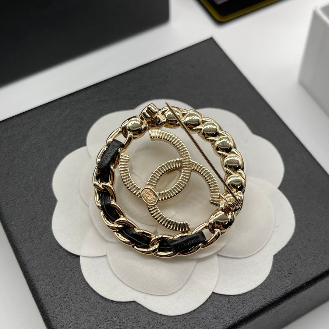 14C893X   Fashion Brooch