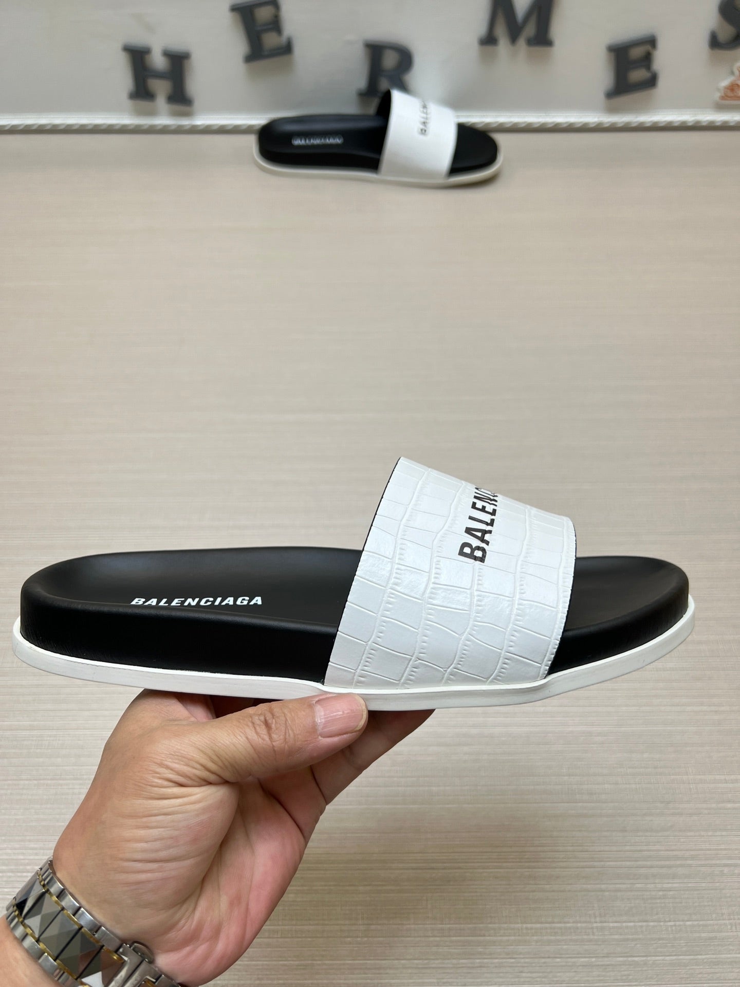 54J99Z   fashion  slippers