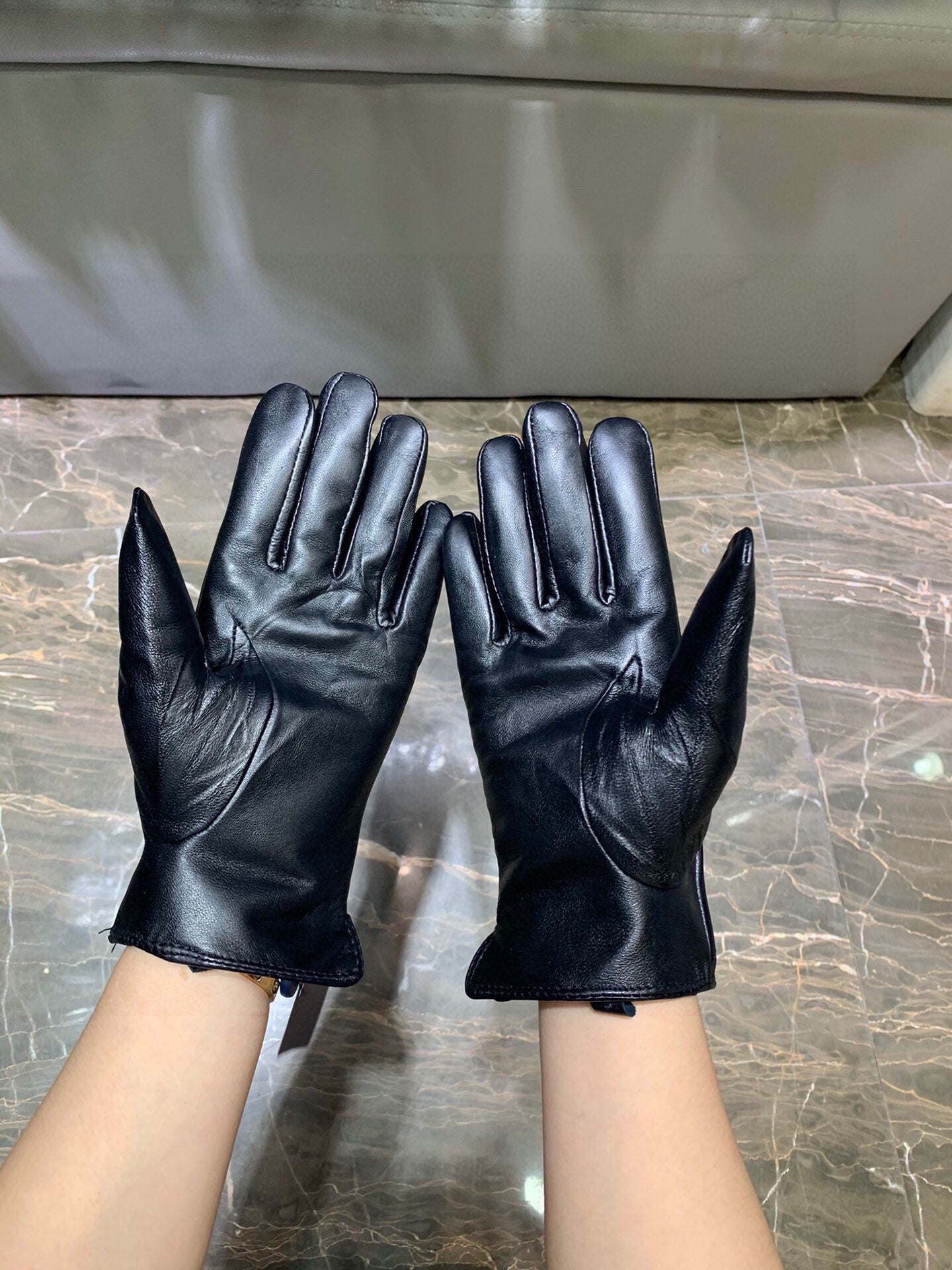 24E97S   Fashion gloves