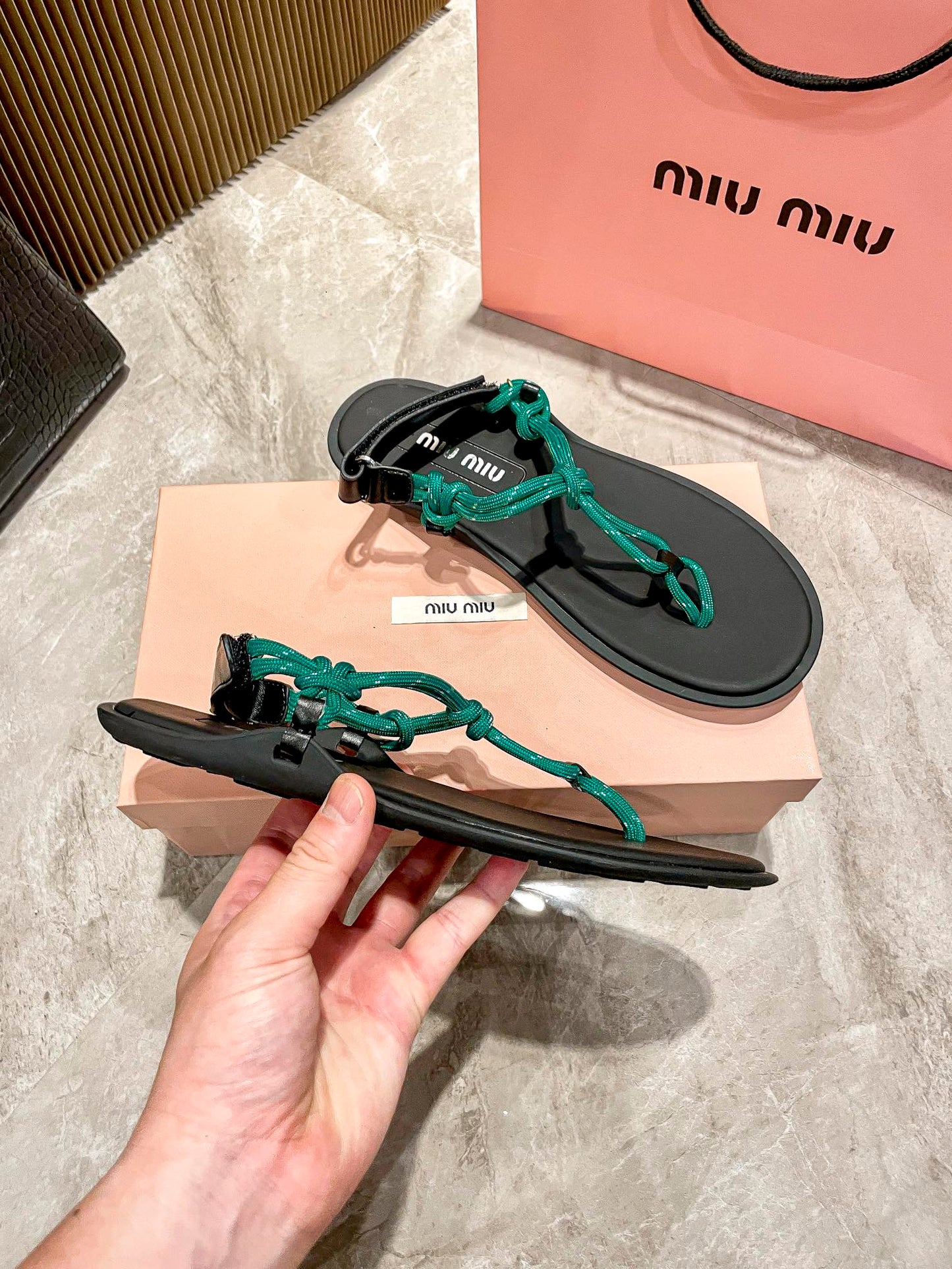 14A170Z  fashion sandals