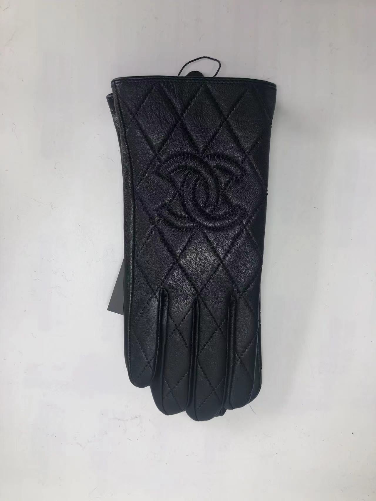 24C75S   Fashion gloves