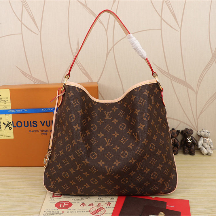 1E86B  Fashionable leather bag 