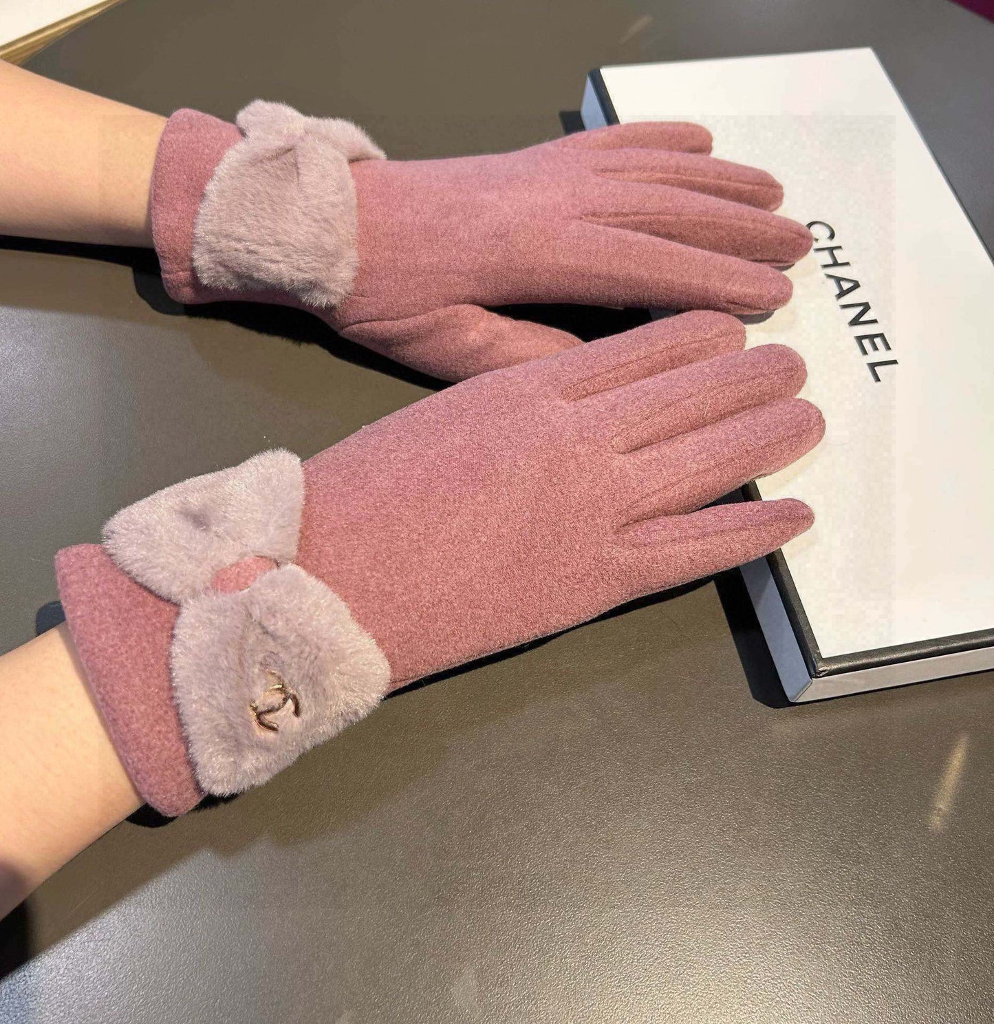 14C31S   High quality fashionable Wool gloves