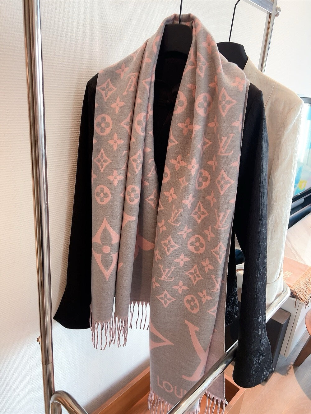 14E295W　 Fashion scarves