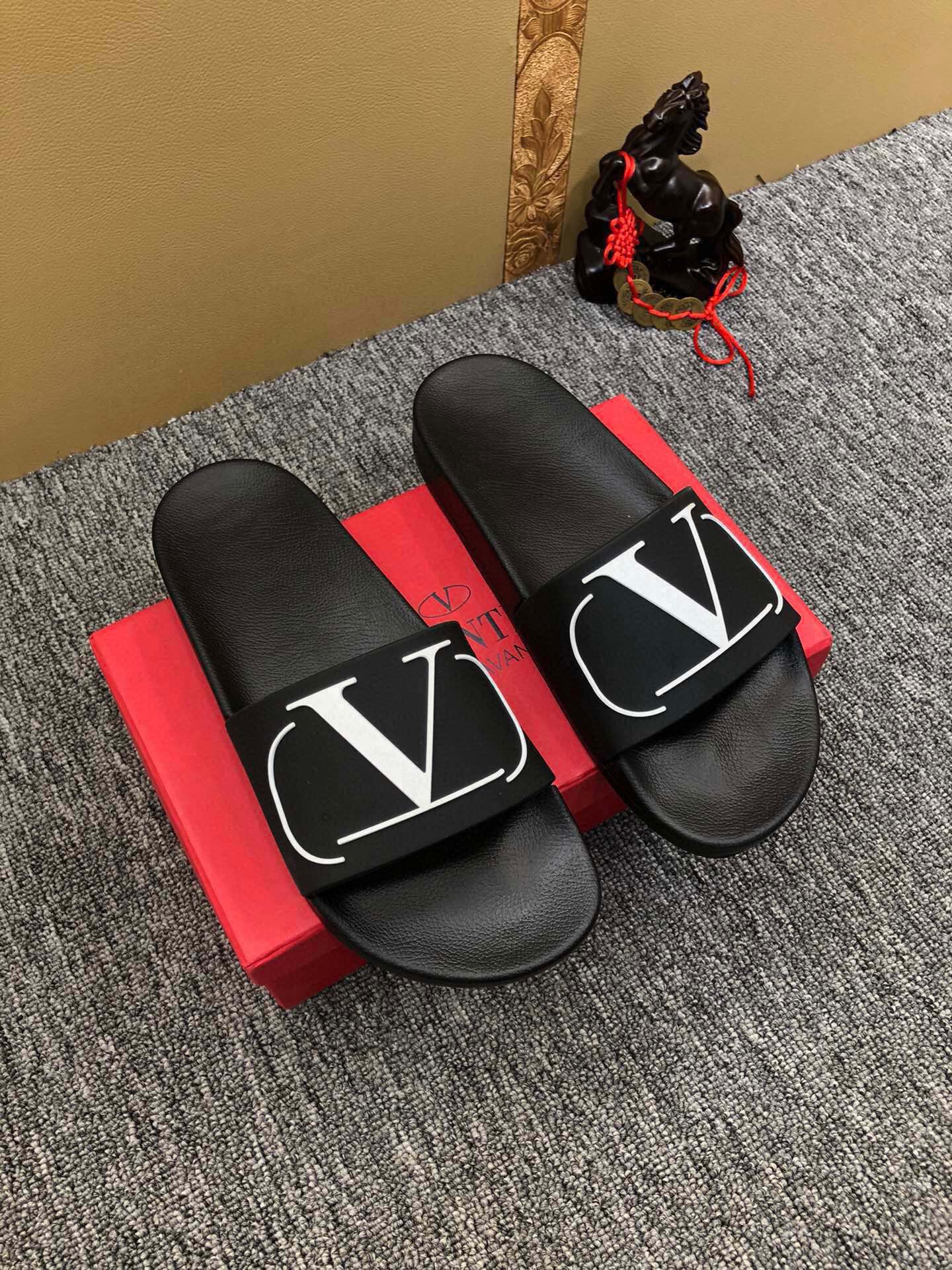 54VL52Z    fashion  slippers