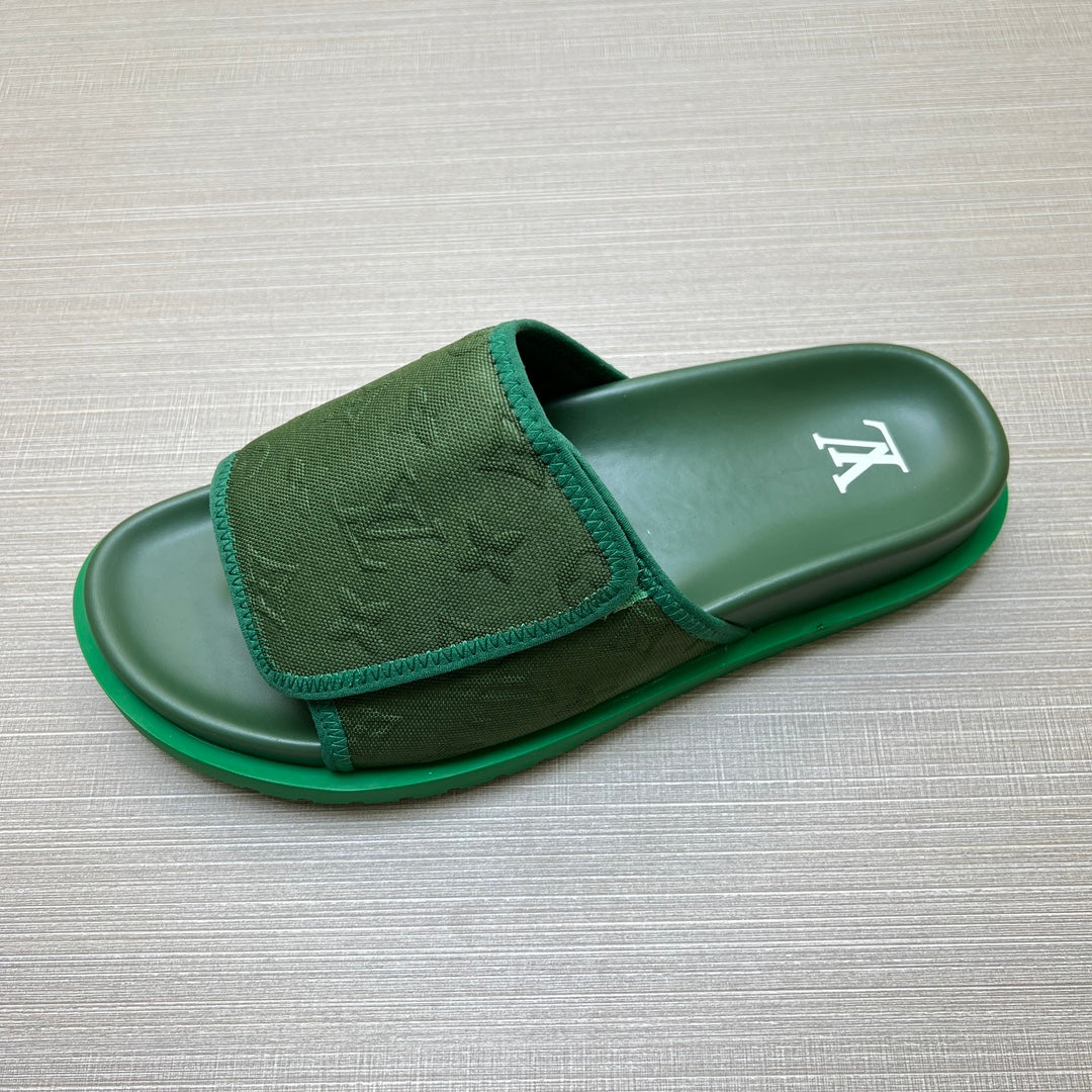 54E14Z    fashion slippers