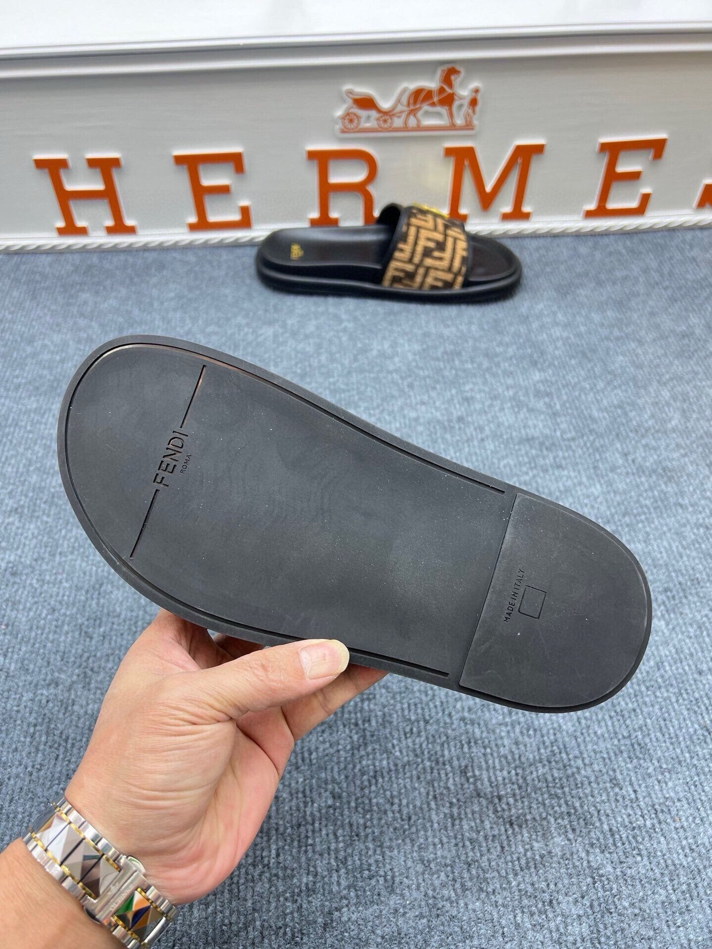 54F37Z  fashion slippers