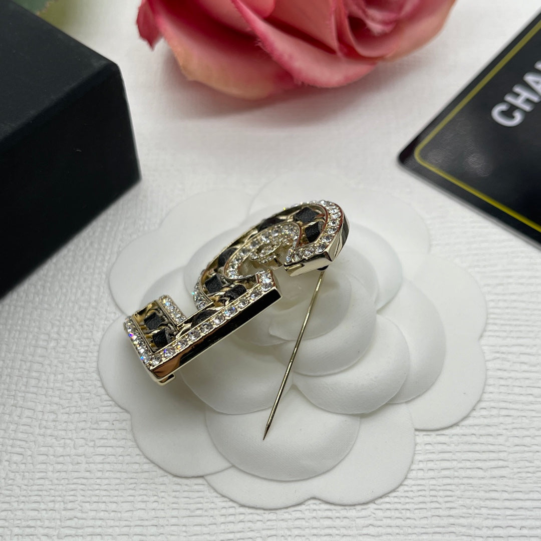 14C846E  Fashion Brooch