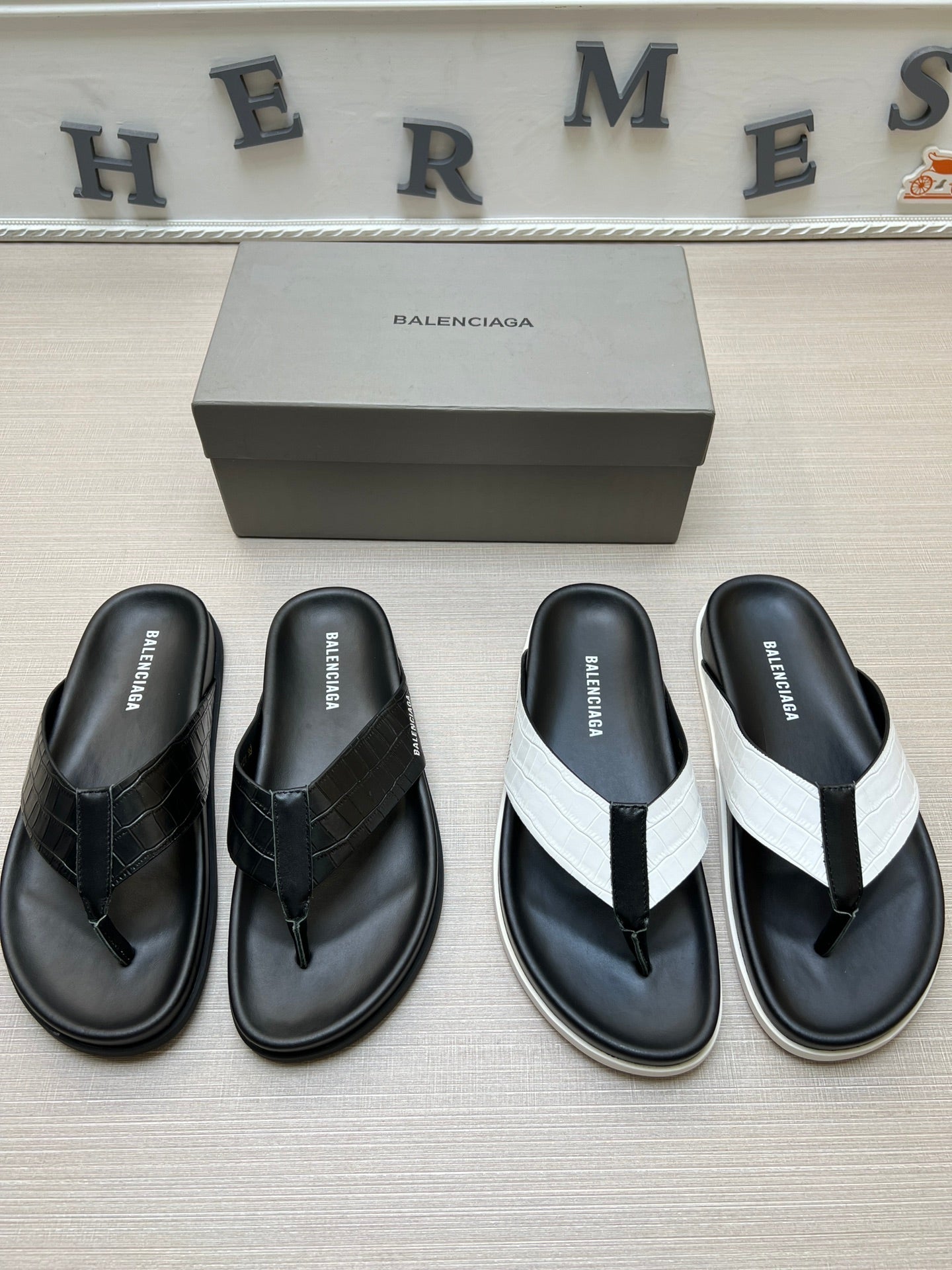 54J98Z    fashion slippers