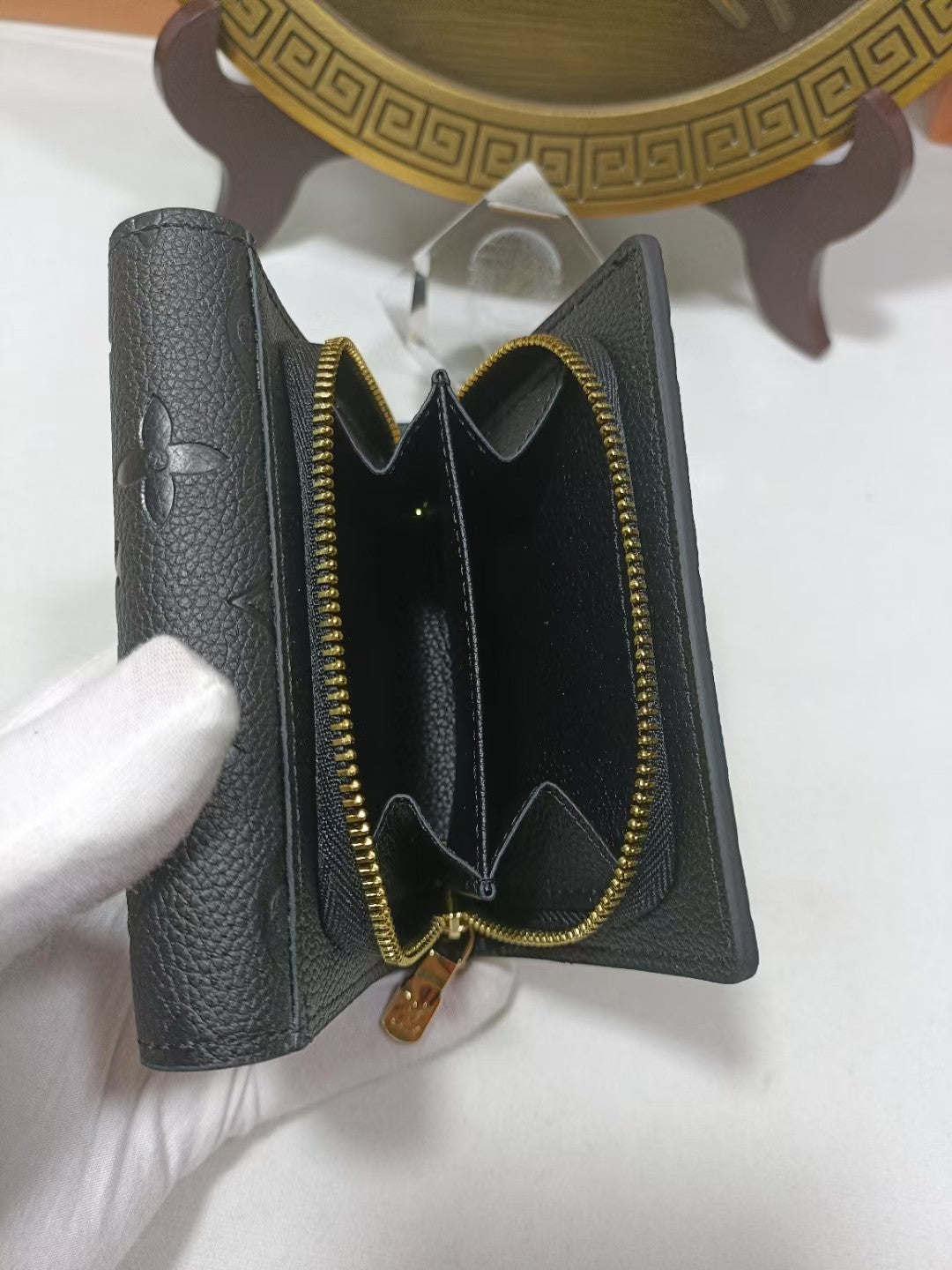 1XB385B  Fashionable leather wallets  ( with boxs)