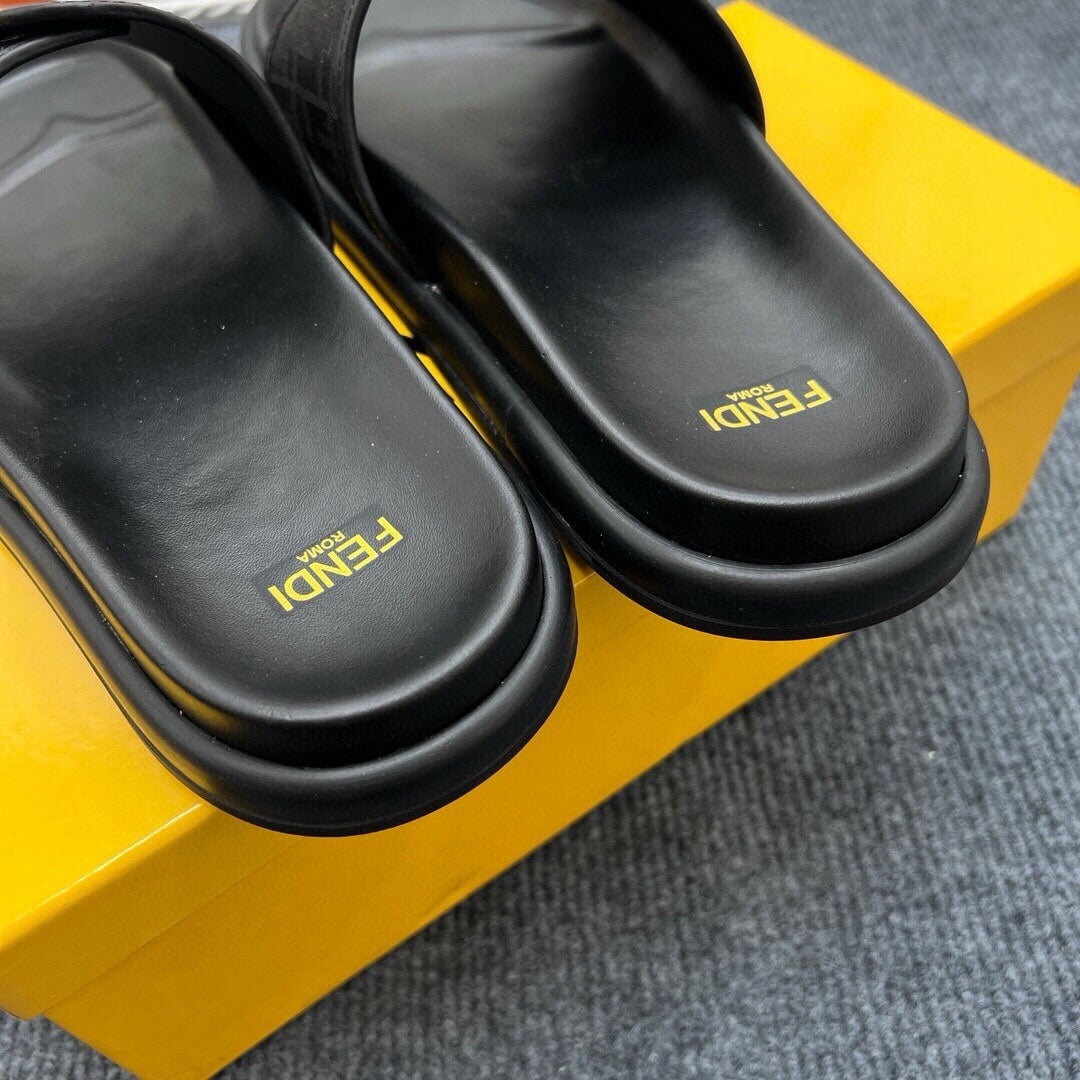 54F37Z  fashion slippers