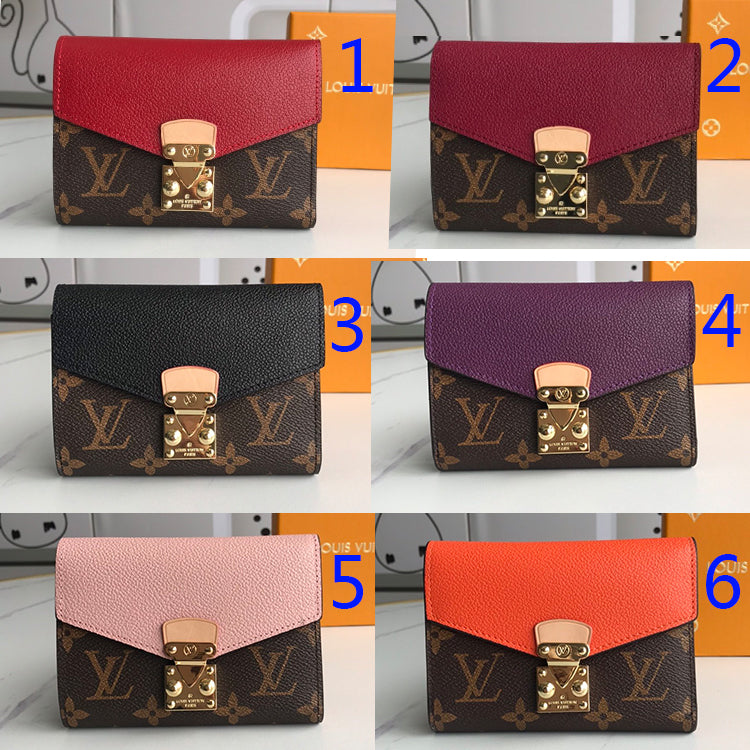 1E1010B  Fashionable leather wallets