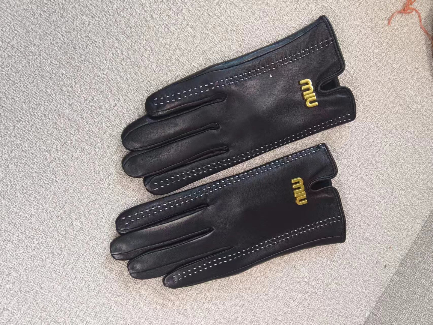 24A105S   Fashion gloves