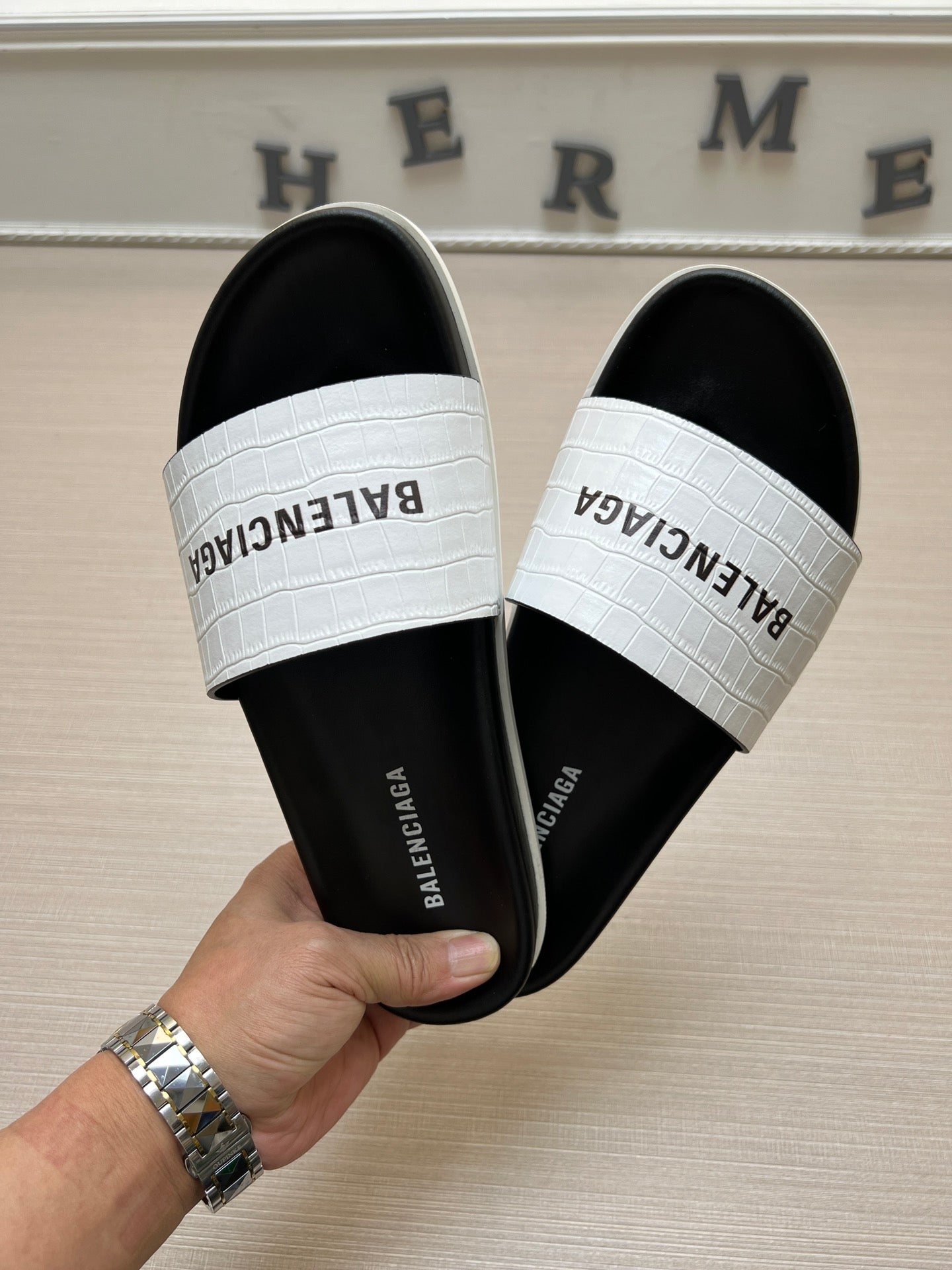 54J99Z   fashion  slippers