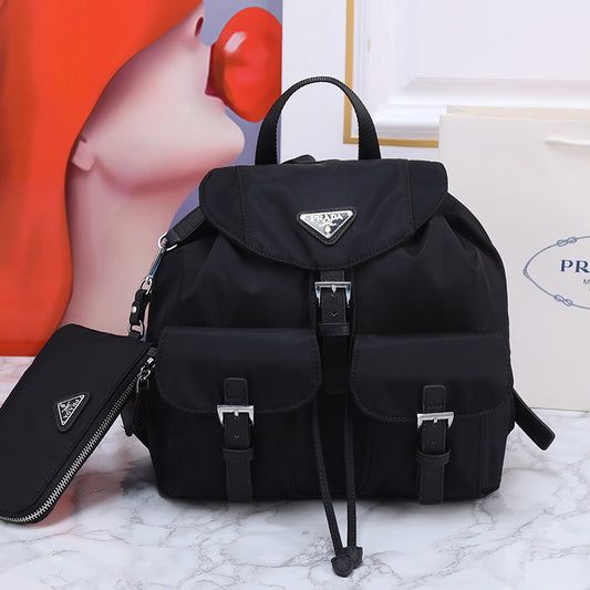 1XPD71B  Fashionable leather bag 