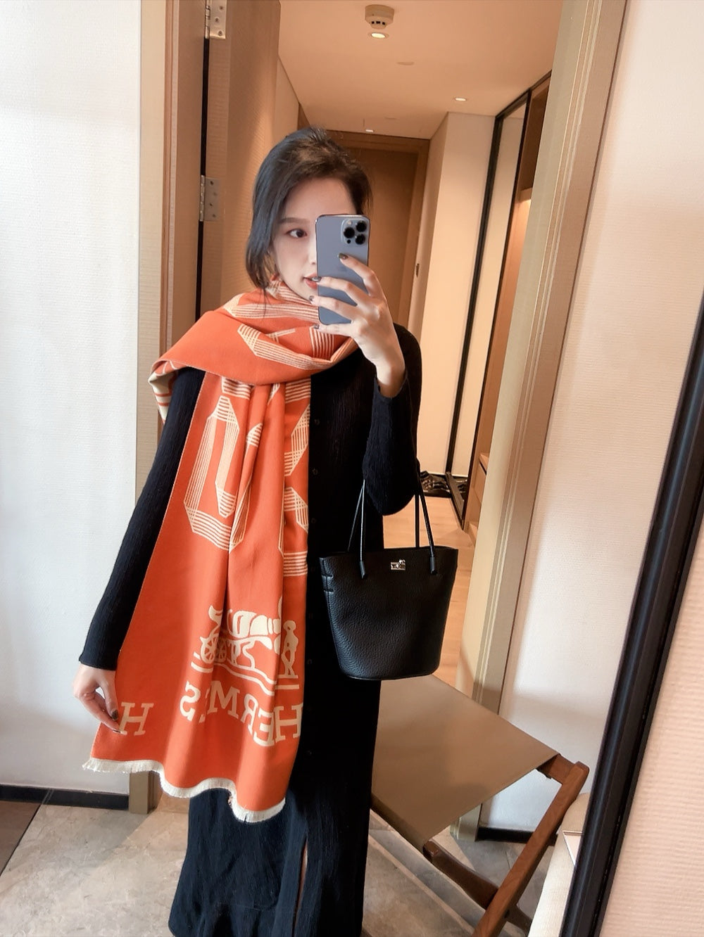 14H352W　 Fashion scarves