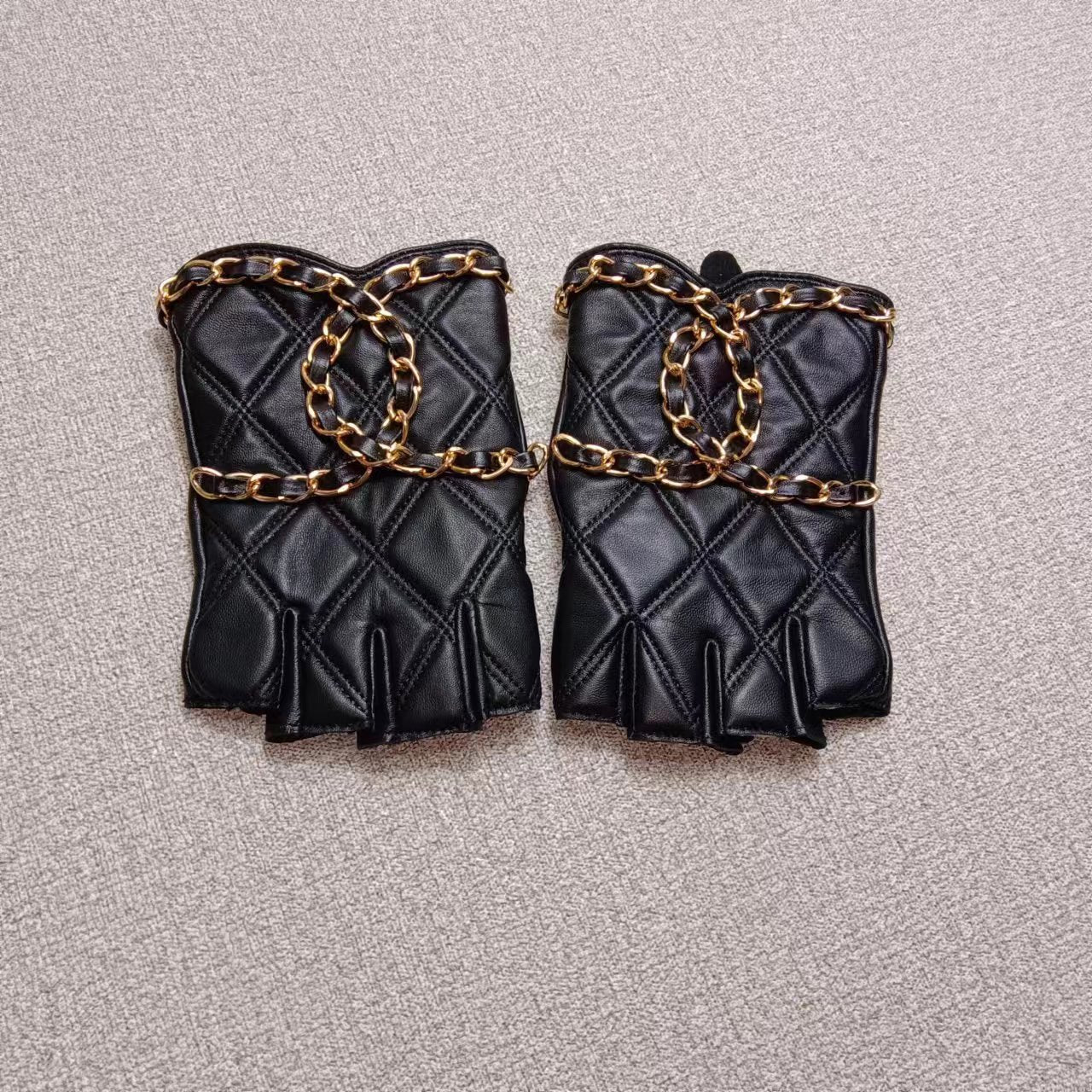 24C89S   Fashion gloves