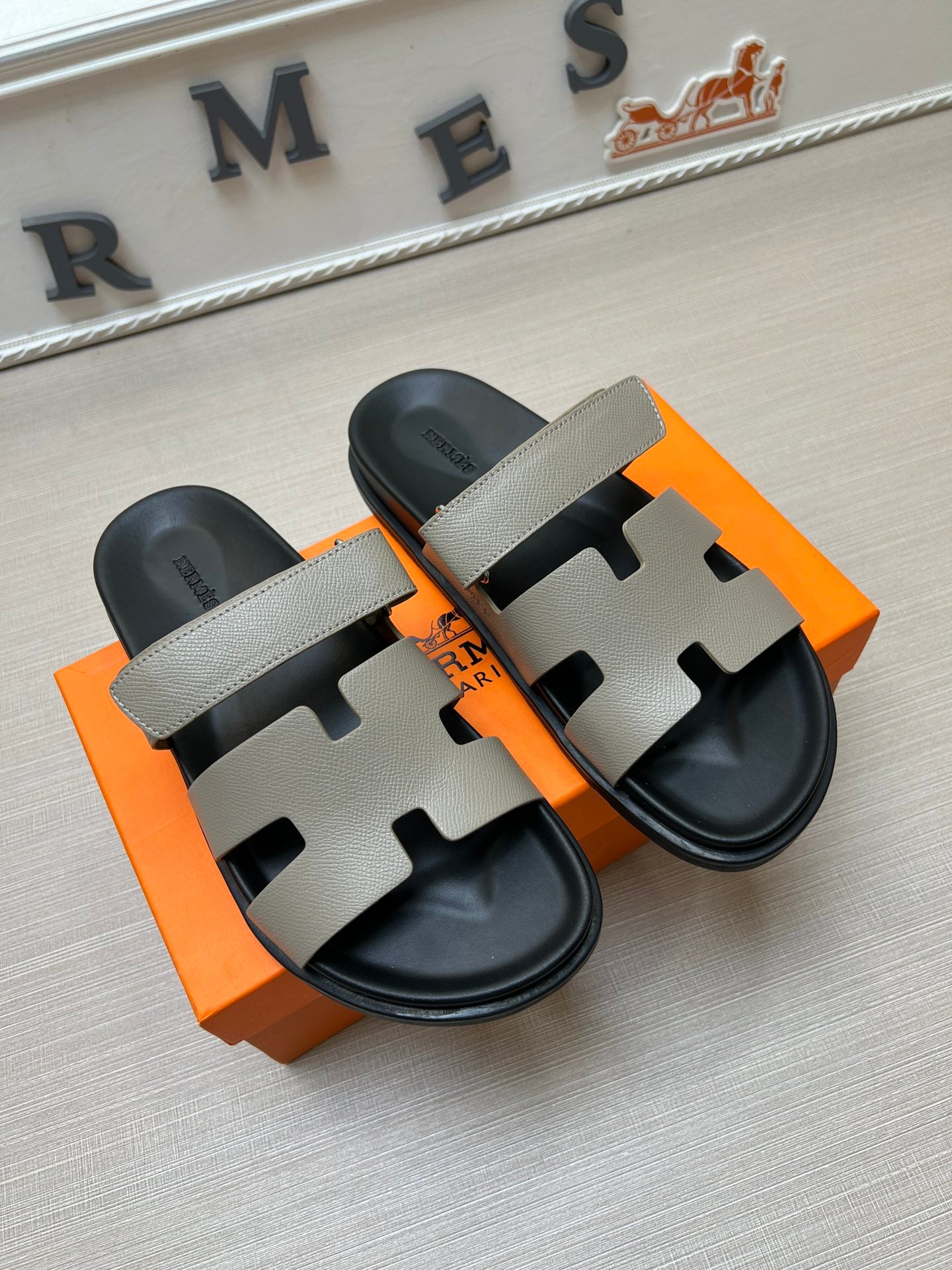 54H1Z    fashionslippers