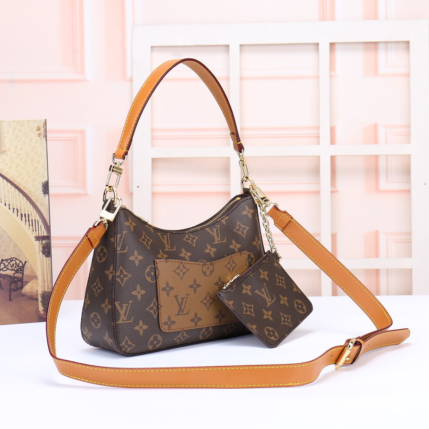 1XE52B  Fashionable leather bag 