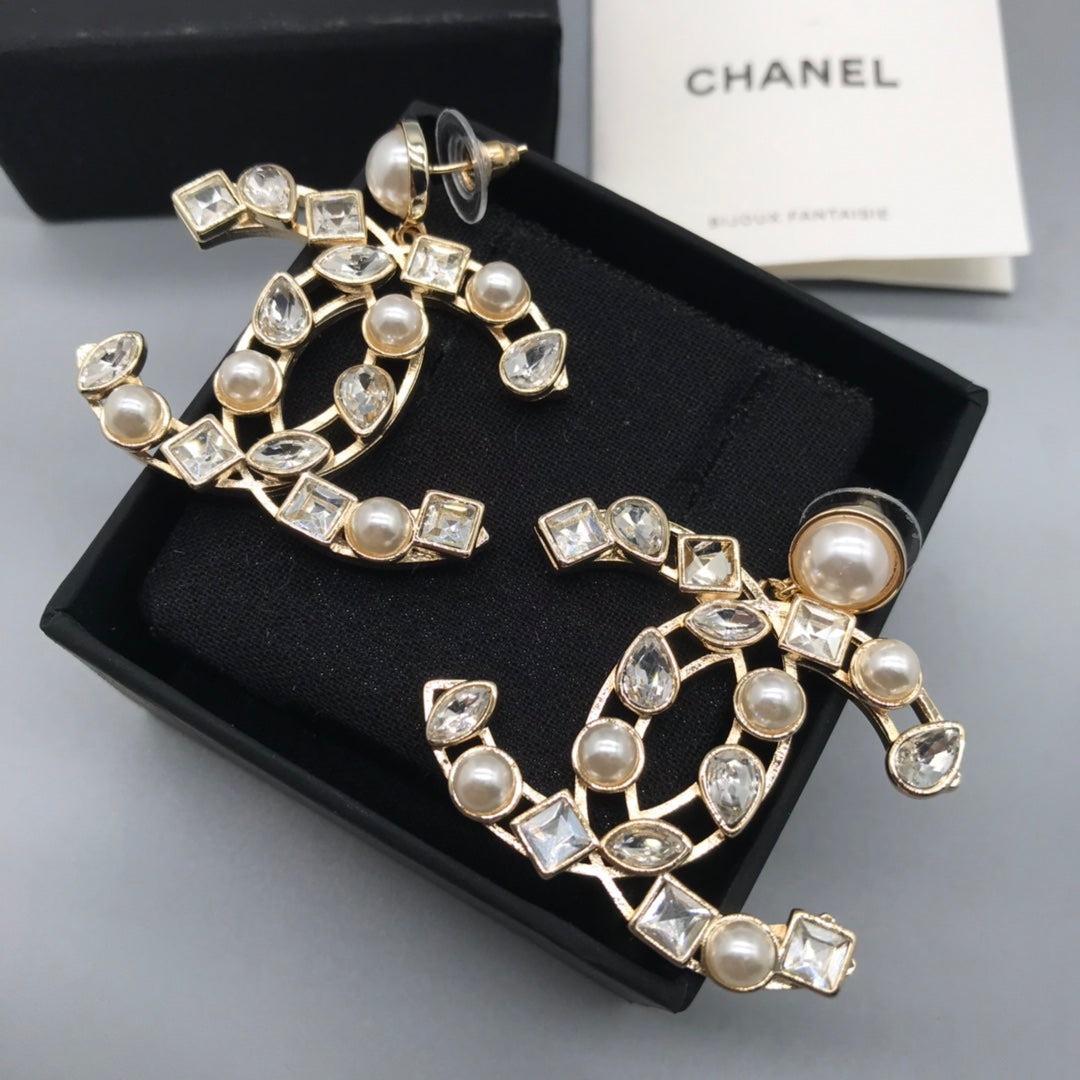 14C70E  Fashionable and high quality earrings