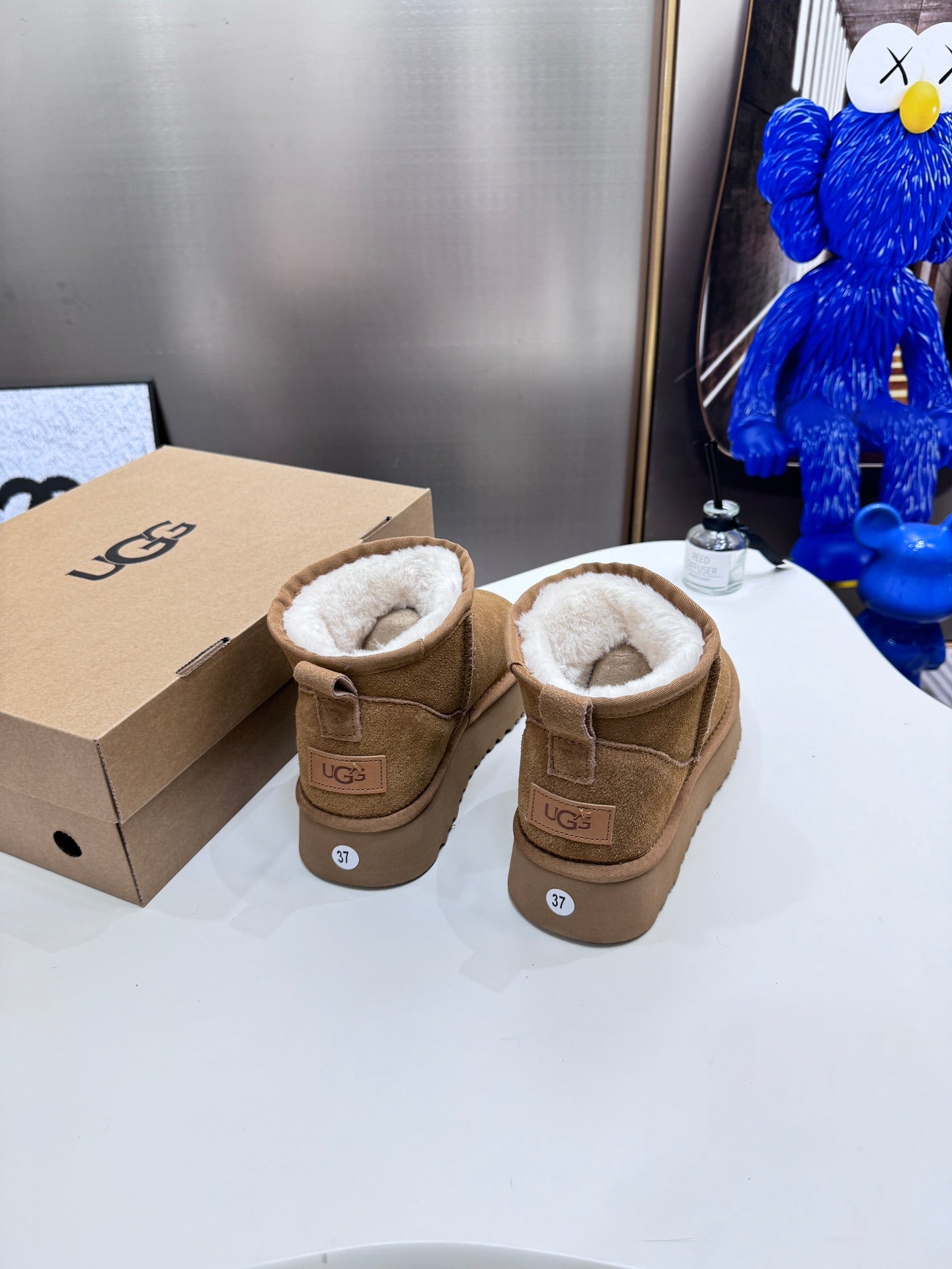 1LU9Z Fashionable snow boots