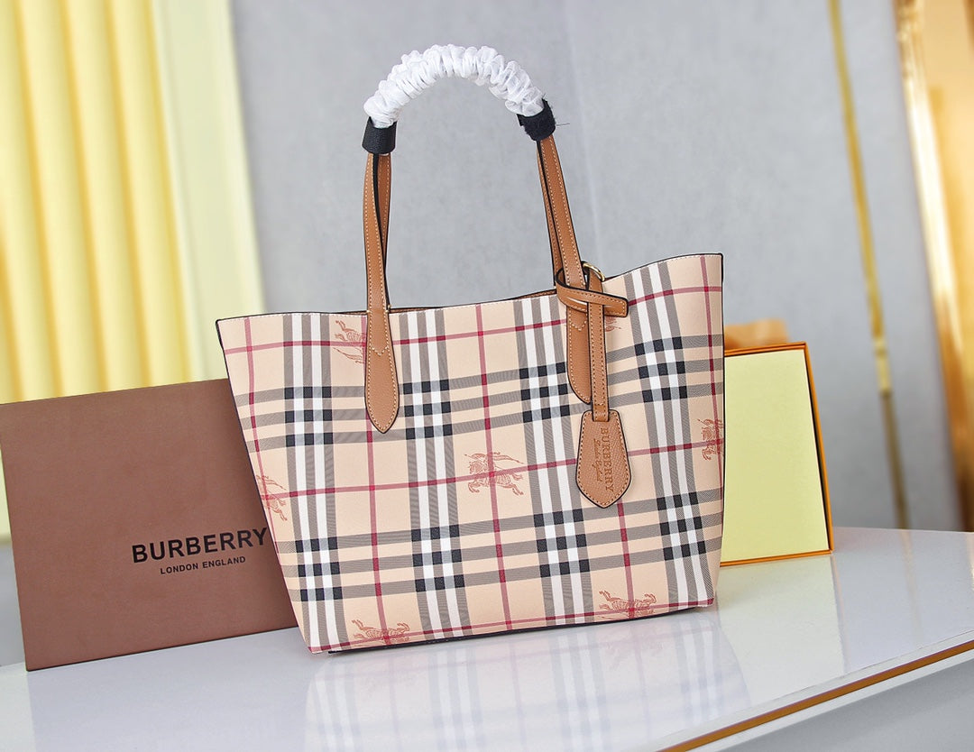 2XR267B  Fashionable leather bag 