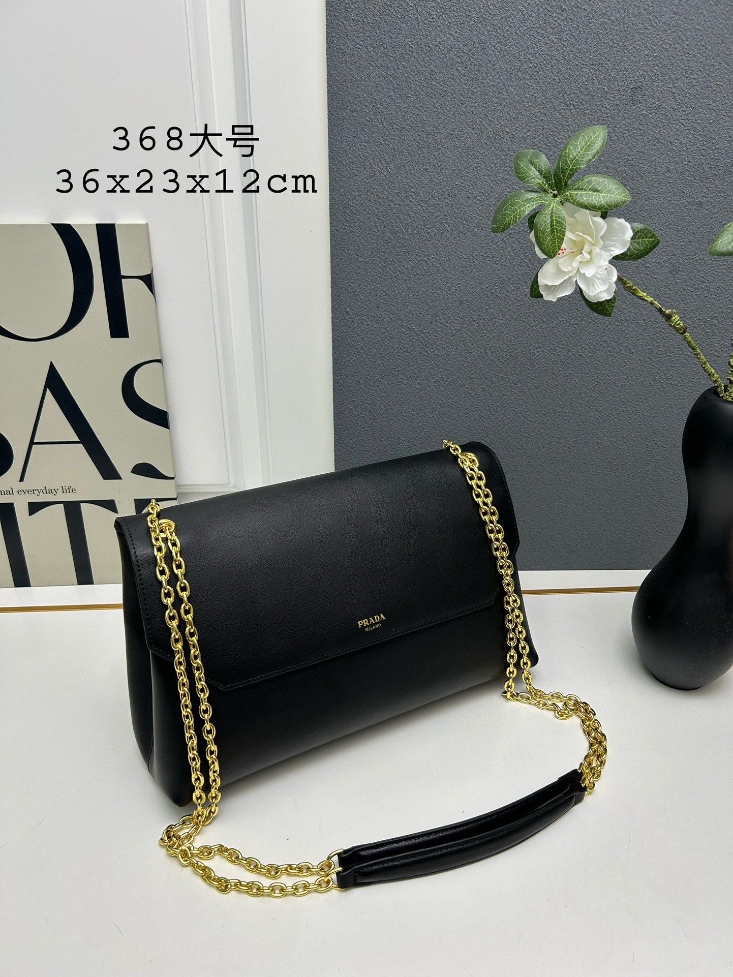 1XPD403B Fashionable leather bag