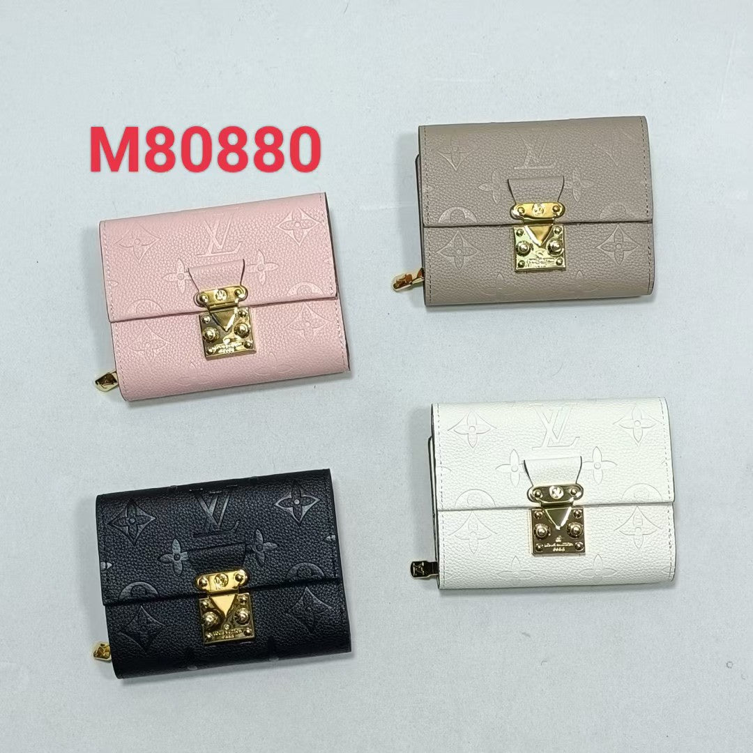 1XB385B  Fashionable leather wallets  ( with boxs)