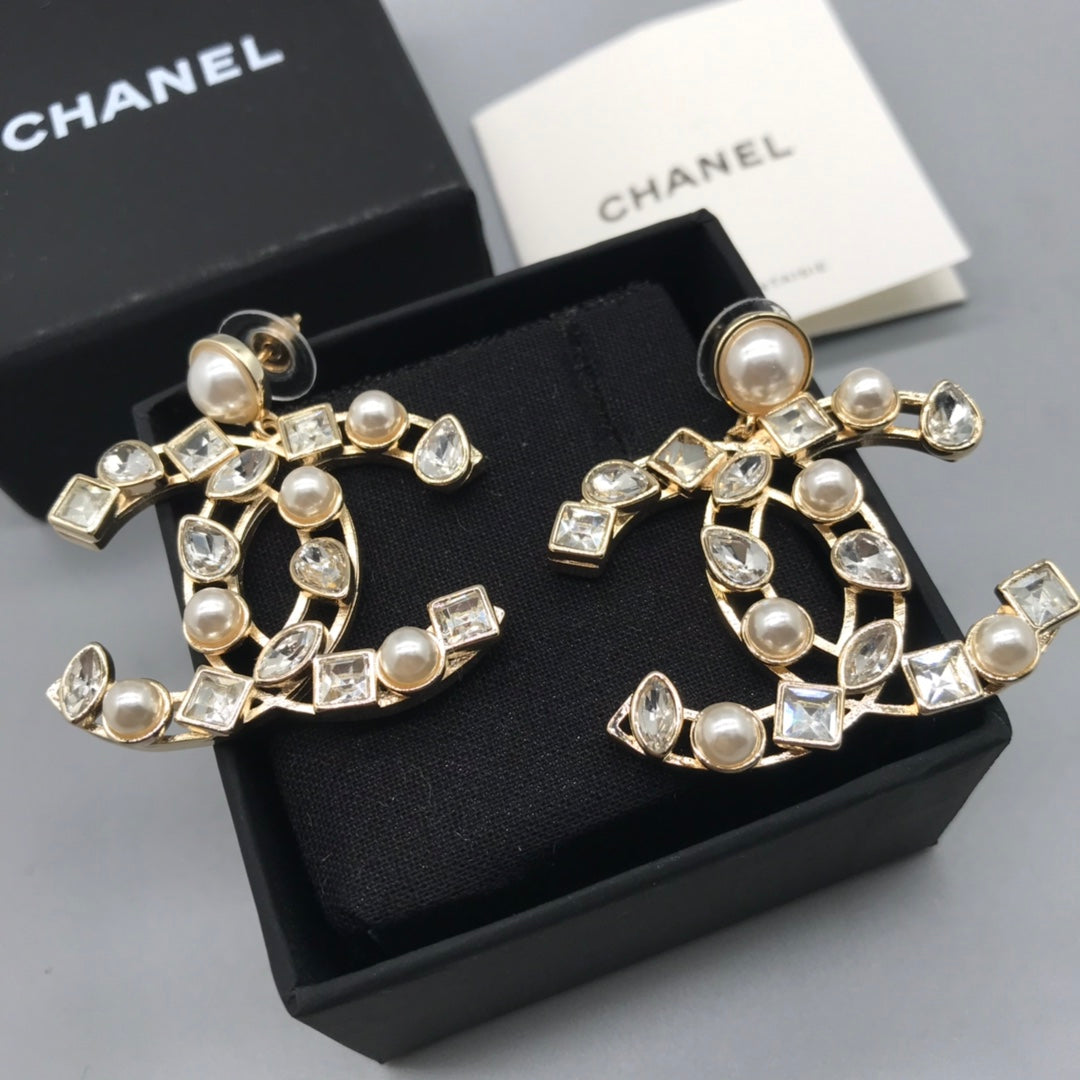 14C70E  Fashionable and high quality earrings