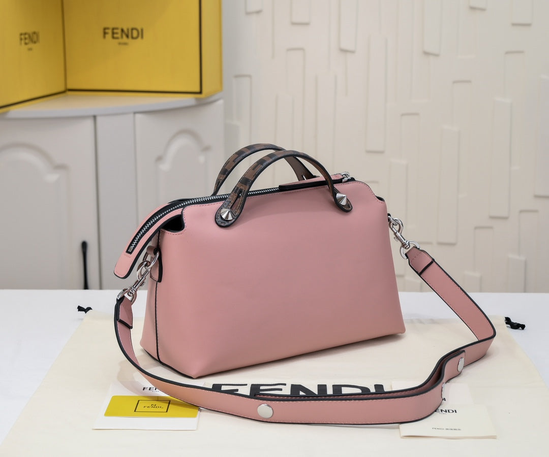 2XF331B  Fashionable leather bag 