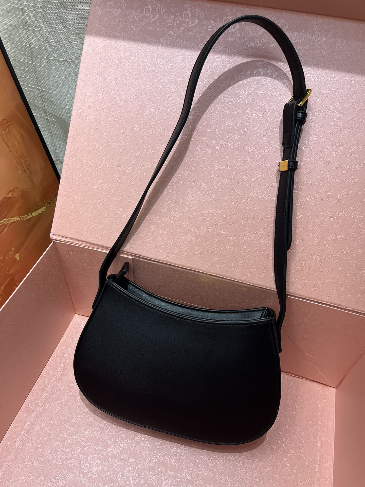 1XCL280B  Fashionable leather bag 