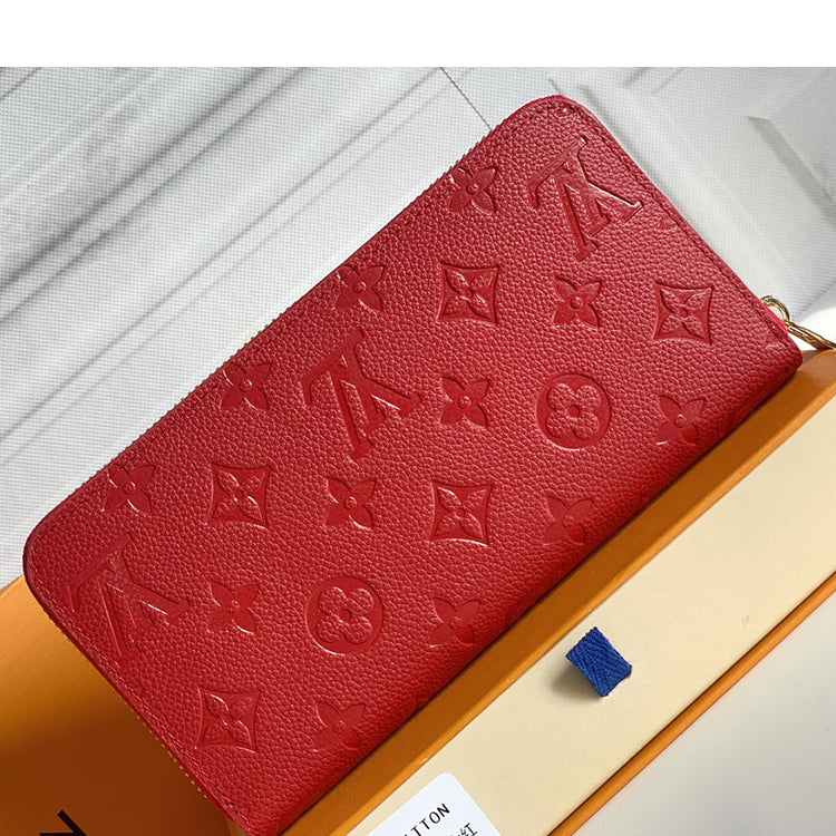 1E06B  Fashionable leather wallets