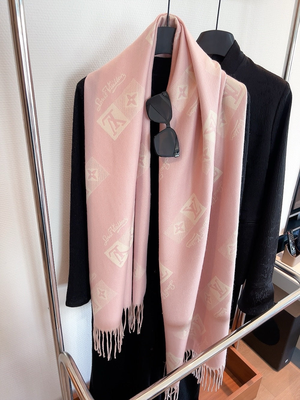 14E402W　 Fashion scarves