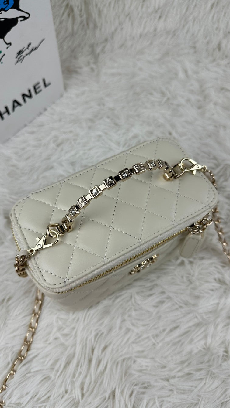 1XC377B  Fashionable leather bag 