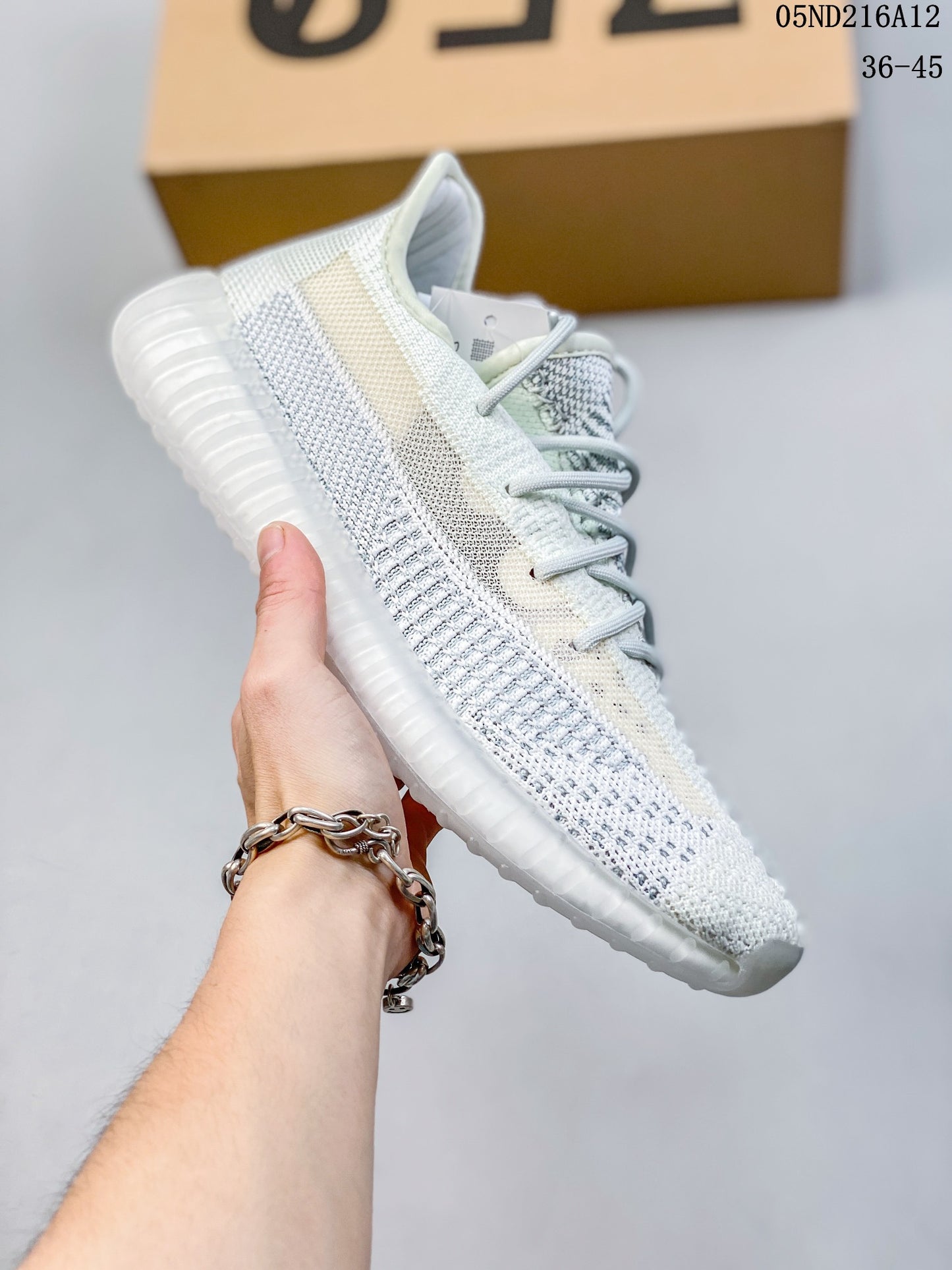 4YA69Z   Yeezy Fashion Sneakers (No Box, August-October Big Sale)