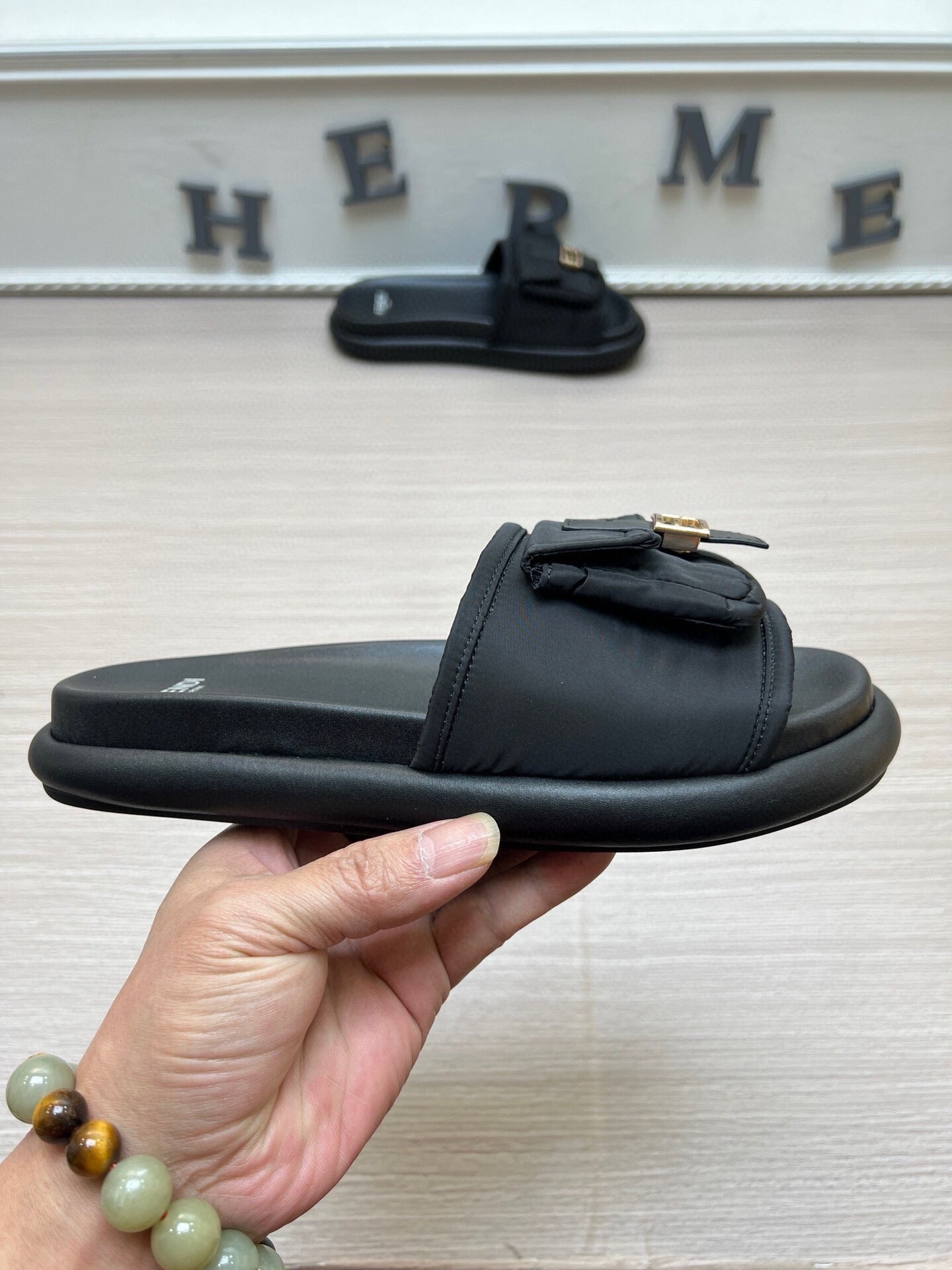 54F125Z    fashion  slippers