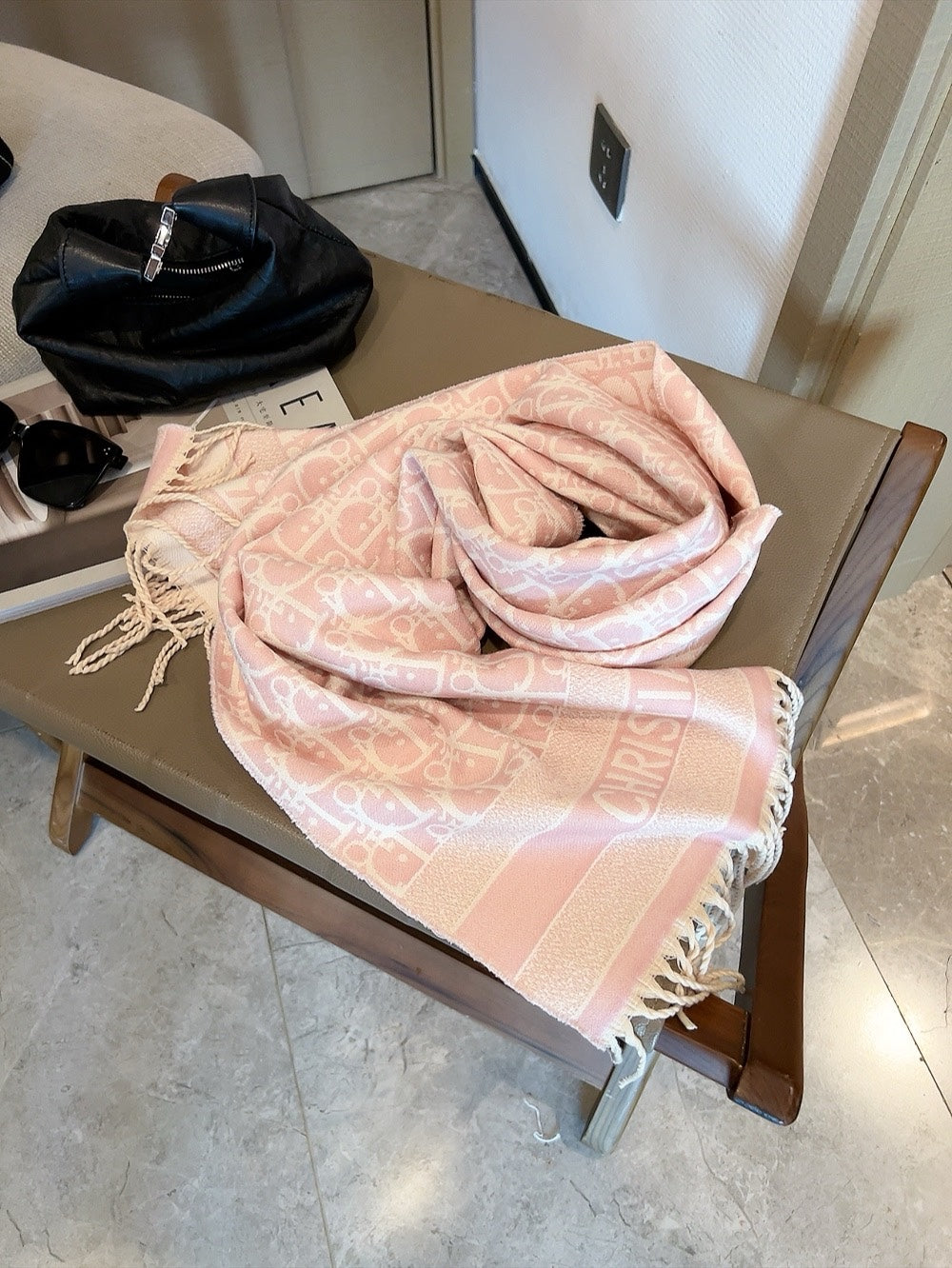 14D343W　Fashion scarves