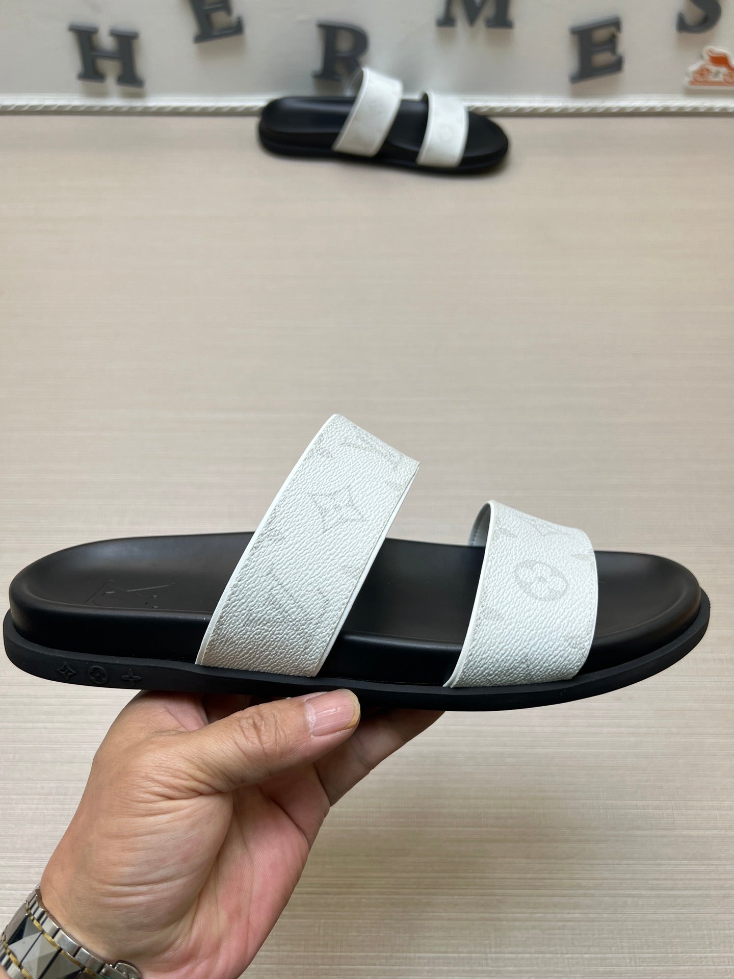 54E58Z  fashion   slippers