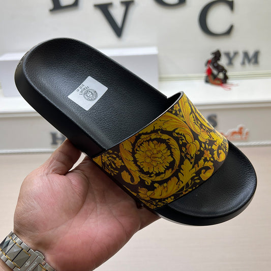 54V166Z   fashion slippers