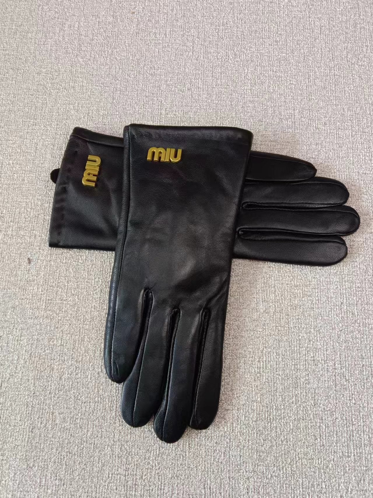 24A108S   Fashion gloves