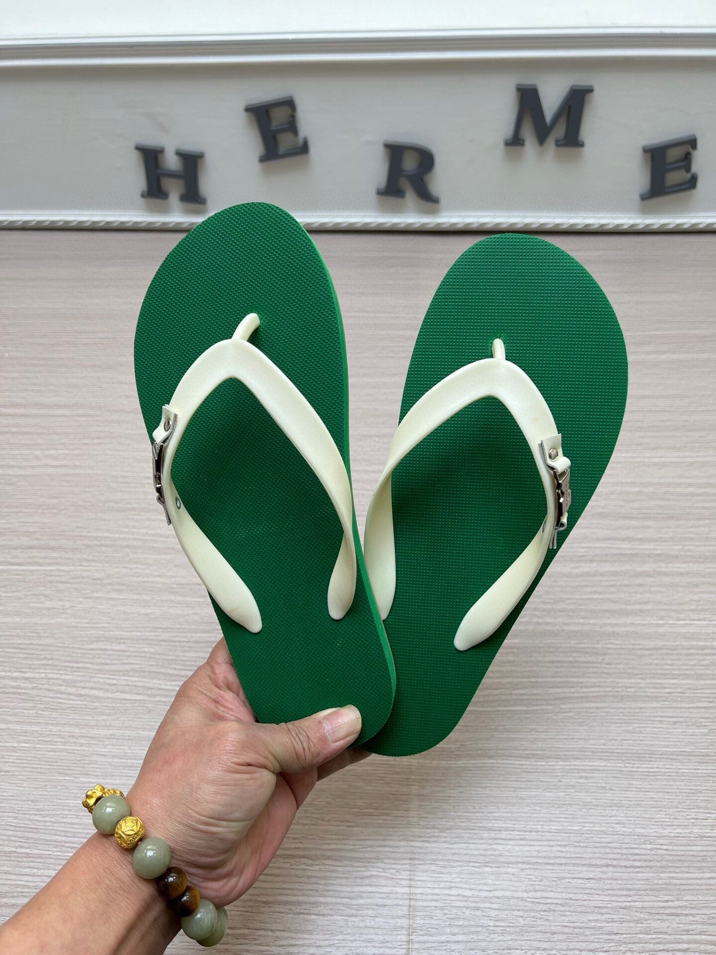 54A162Z   fashion slippers