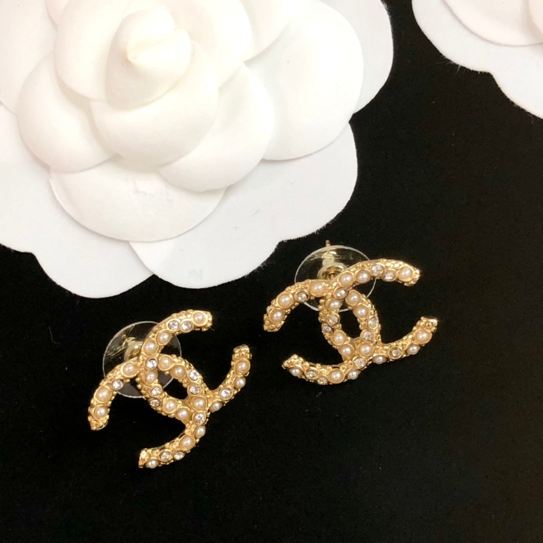 14C90E  Fashionable and high quality earrings