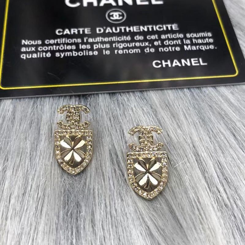 14C74E  Fashionable and high quality earrings