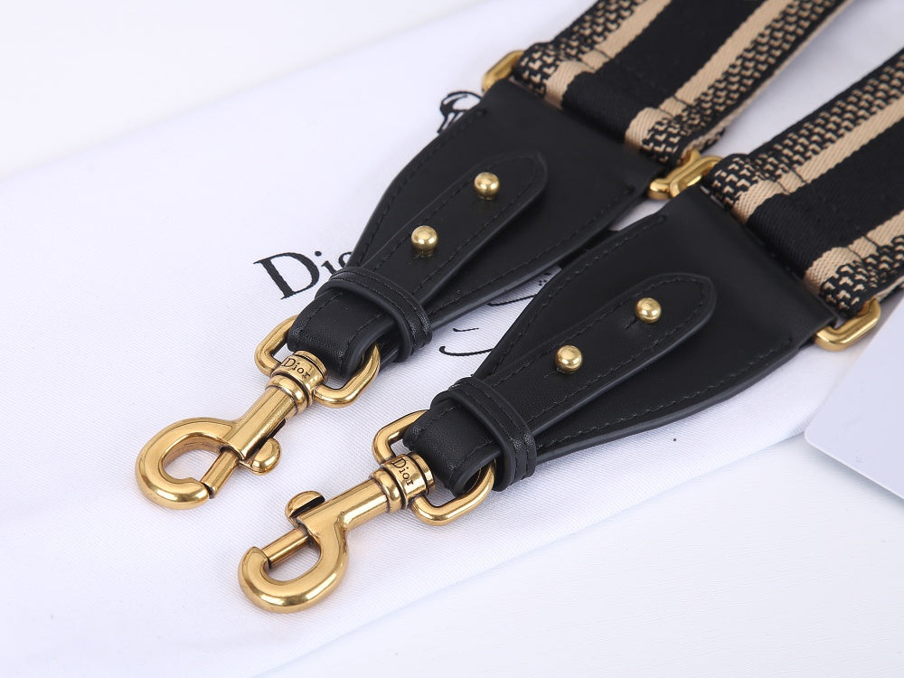 5D14B  Fashionable leather bag 