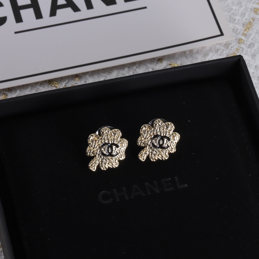 14C12E  Fashionable and high quality earrings