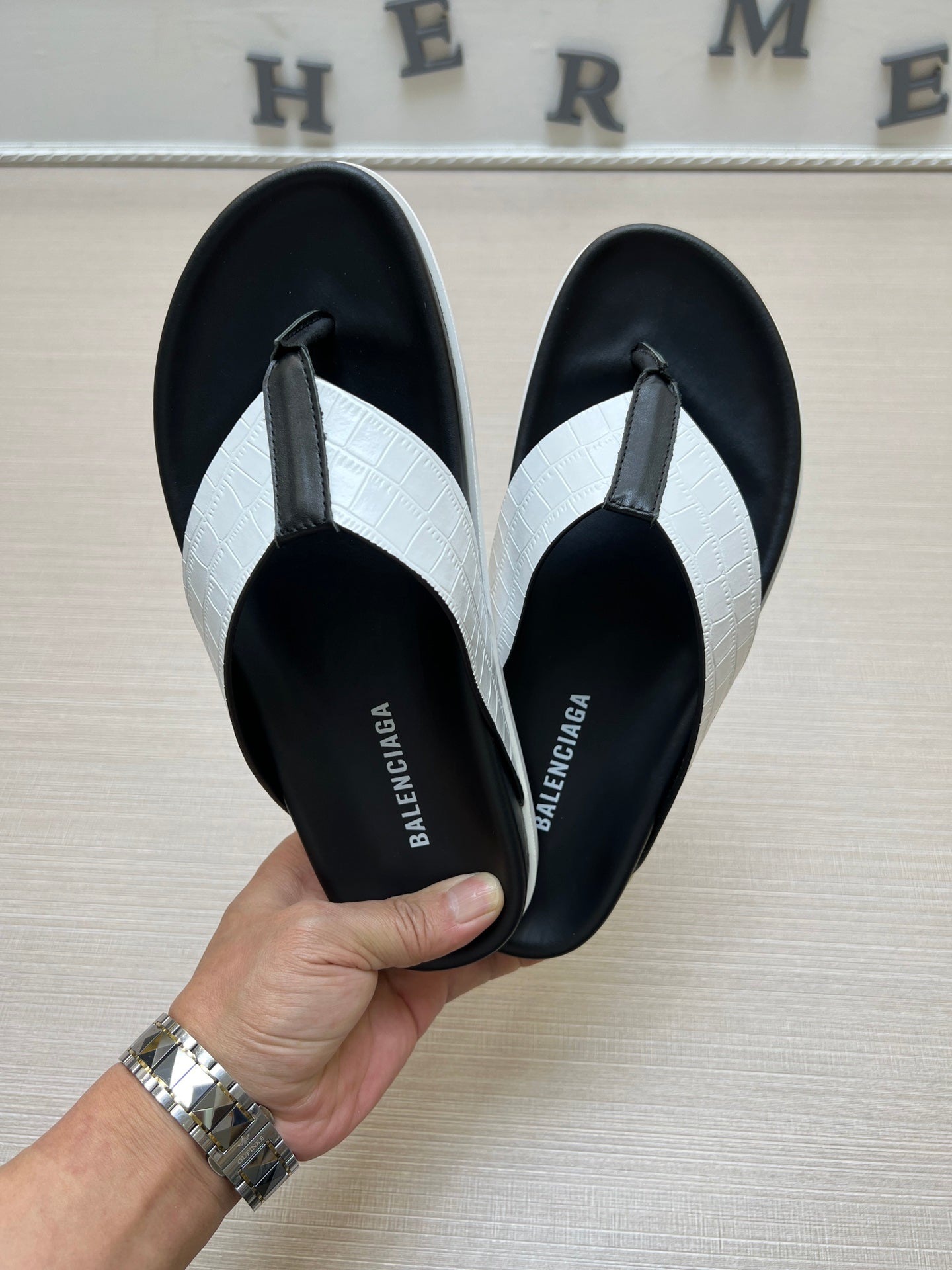 54J98Z    fashion slippers