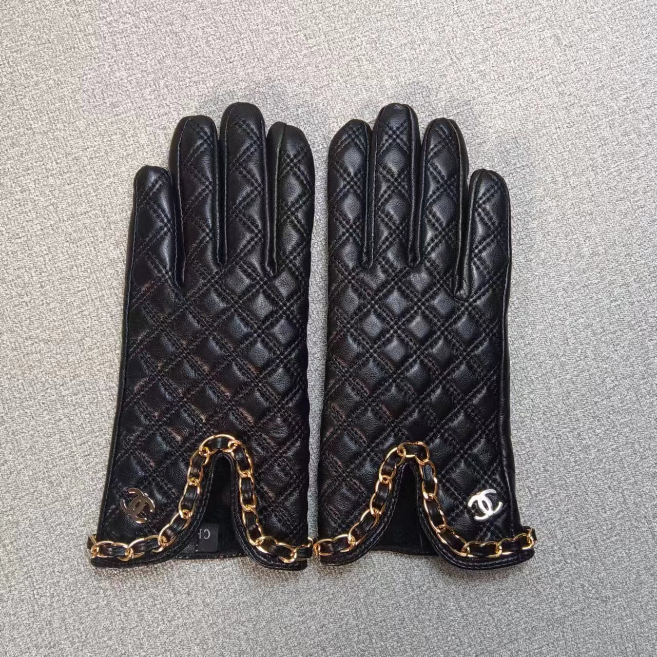 24C92S   Fashion gloves