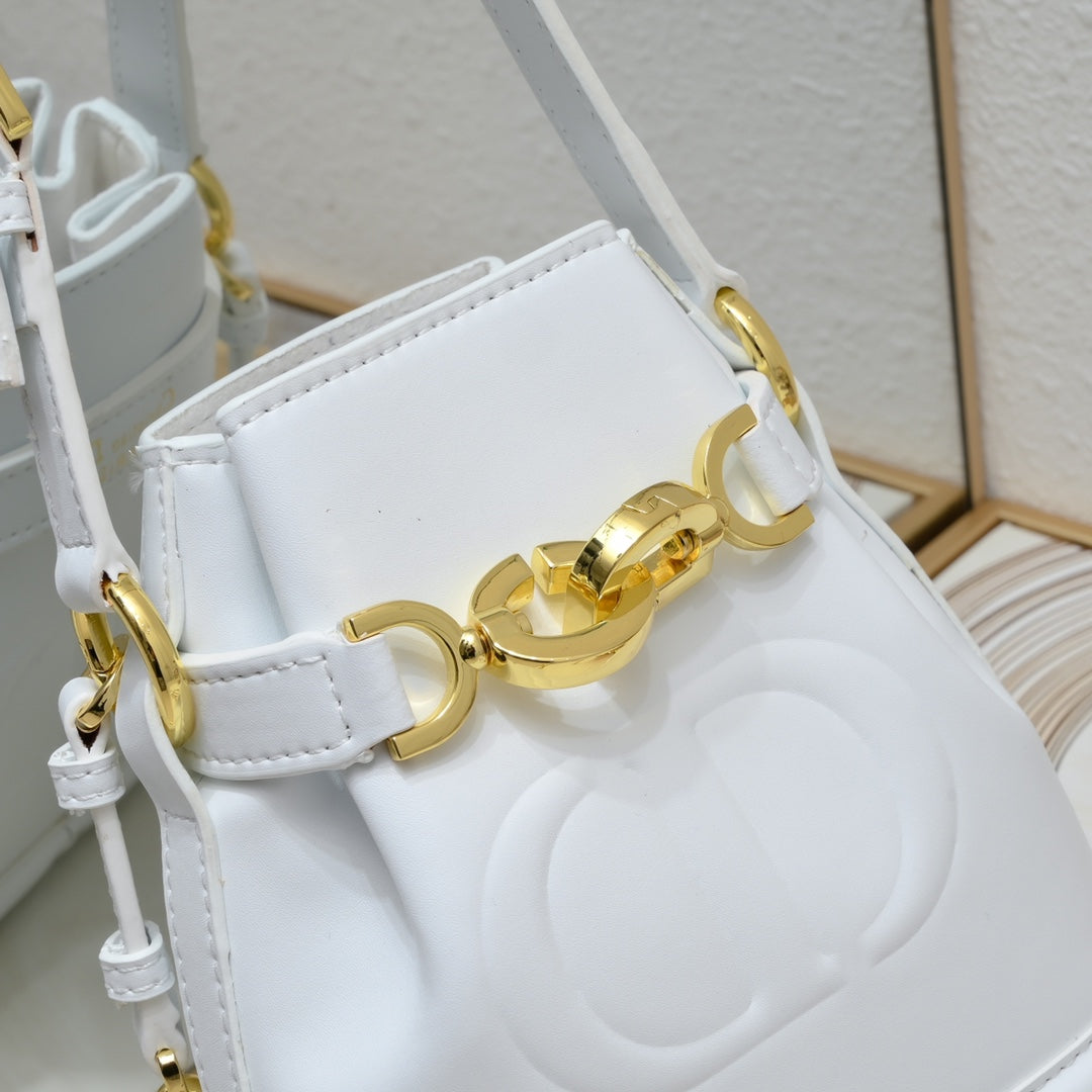 2XD370B  Fashionable leather bag 