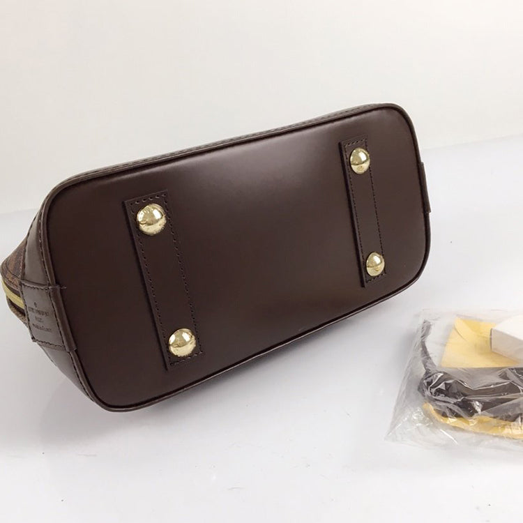 1E27B  Fashionable leather bag 