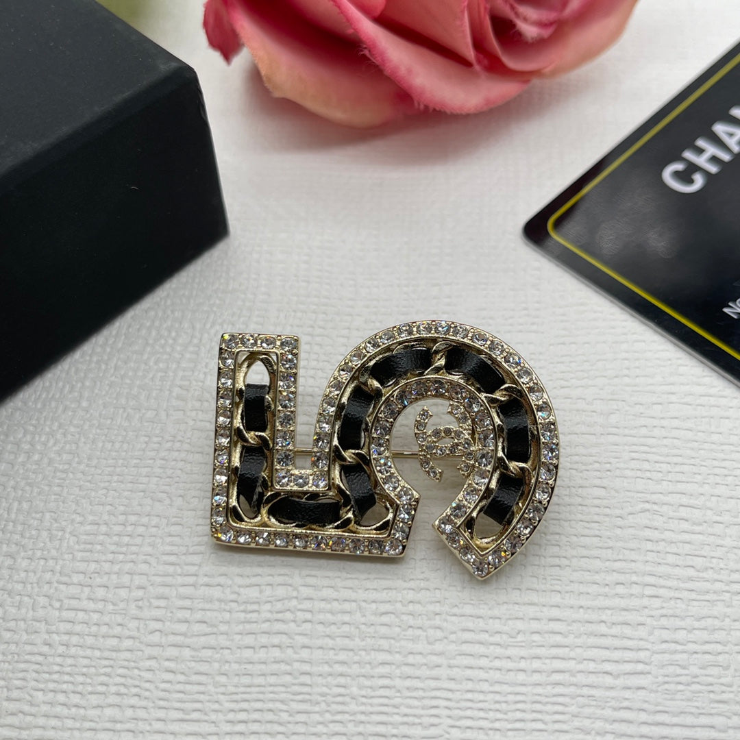 14C846E  Fashion Brooch